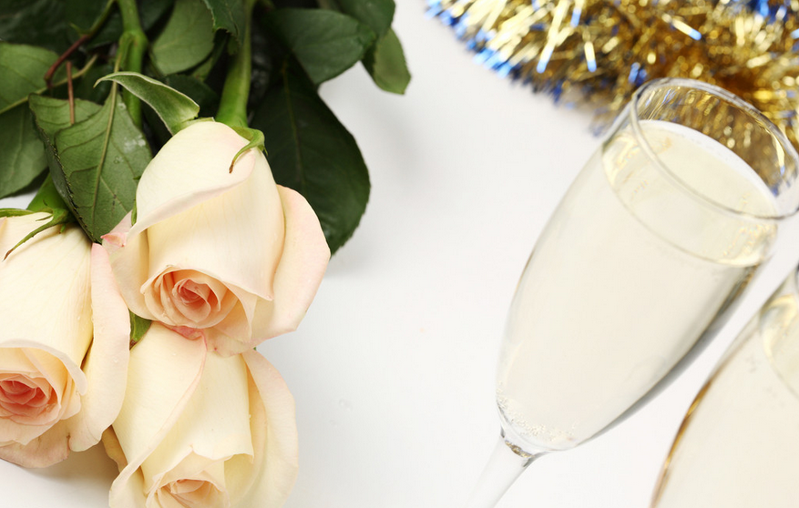 表白送玫瑰花要對(duì)對(duì)方說什么話_送表白玫瑰花一般送幾朵_表白一般送幾朵玫瑰花