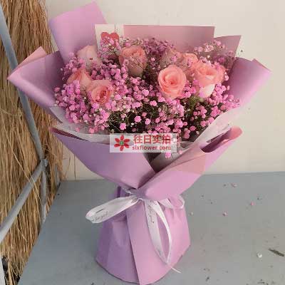 第一次見女孩送花送多少_送花女孩子_送花女孩子會(huì)開心嗎