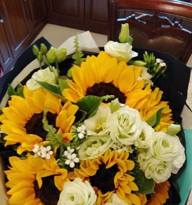 <strong>送父親什么花？15種合適的選擇（如何選擇適合送給父親的花？-花材、花色、寓意詳解）</strong>