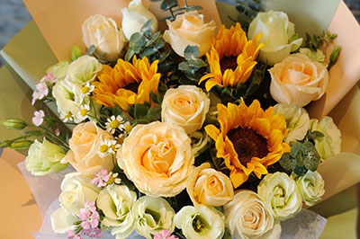 給老人祝壽可以送花嗎？給老人祝壽送花這些花可以，這些花不能送！